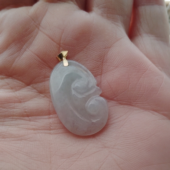 unbranded Jewelry - Exquisite Jadeite 18k